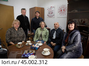 Сотрудники музея за чаепитием. Редакционное фото, фотограф Дмитрий Неумоин / Фотобанк Лори