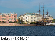 Мытнинская набережная. Малая Нева. Санкт-Петербург. Редакционное фото, фотограф Александр Щепин / Фотобанк Лори