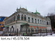 "Дом купцов Агафуровых" (Постоянное представительство Республики Татарстан в Свердловской области). Екатеринбург, ул. Сакко и Ванцетти, 24 (2019 год). Редакционное фото, фотограф Алексей Иванов / Фотобанк Лори
