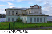 "Заводская контора". Пермский край, город Добрянка, Советская улица, дом 3а. Стоковое фото, фотограф Алексей Иванов / Фотобанк Лори