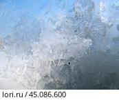 Морозный узор на оконном стекле.  Frosty pattern at a winter window glass. Стоковое фото, фотограф Лариса Гордеева / Фотобанк Лори