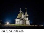 Никольская часовня в деревне Вершинино с ночной подсветкой. Архангельская область. Лето. Стоковое фото, фотограф Сергей Цепек / Фотобанк Лори