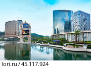 Venetian Macao and Altira Macau hotel and casino resorts in Macau (2017 год). Редакционное фото, фотограф Александр Подшивалов / Фотобанк Лори
