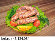 Мясопродукты. Полуфабрикаты. Мясо. Свинина. Говядина. Кухня. Ресторан. Кафе. Приготовление. Ужин. Стол. Стейк. Пища. Стоковое фото, фотограф Владимир Зыбин / Фотобанк Лори