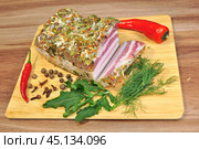 Мясопродукты. Полуфабрикаты. Мясо. Свинина. Говядина. Кухня. Ресторан. Кафе. Приготовление. Ужин. Стол. Стейк. Пища. Стоковое фото, фотограф Владимир Зыбин / Фотобанк Лори
