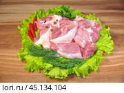 Шашлык. Мясопродукты. Полуфабрикаты. Мясо. Свинина. Говядина. Кухня. Ресторан. Кафе. Приготовление. Ужин. Стол. Стейк. Пища. Стоковое фото, фотограф Владимир Зыбин / Фотобанк Лори