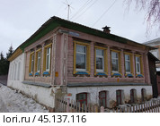 Дом старой архитектуры по адресу: Невьянск, ул. Луначарского, 2 (2019 год). Стоковое фото, фотограф Алексей Иванов / Фотобанк Лори