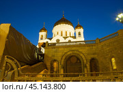 Фрагмент храма христа спасителя в Москве, вечером (2024 год). Редакционное фото, фотограф Роман Лукьянов / Фотобанк Лори