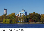 Вид на стрелку Городского пруда и спорткомплекс "Динамо". Свердловская область, Екатеринбург. Стоковое фото, фотограф Алексей Иванов / Фотобанк Лори