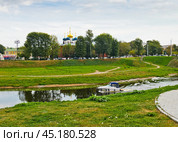 Река Тьмака и вид на Спасо-Преображенский собор. Осень. Тверь. Россия. Редакционное фото, фотограф E. O. / Фотобанк Лори