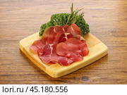 Italian cuisine - bresaola di Milano. Стоковое фото, фотограф Андрей Старостин / Фотобанк Лори