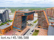 Aerial view of the modern building of the Technopark in Akademgorodok (2024 год). Стоковое фото, фотограф Сергей Фролов / Фотобанк Лори