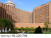 Hyatt Regency, contemporary downtown Indianapolis hotel conveniently connected to Indiana Convention Center. Indianapolis, Indiana, USA (2014 год). Редакционное фото, фотограф Валерия Попова / Фотобанк Лори