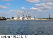 Речной порт в Сызрани (2024 год). Стоковое фото, фотограф Иван Дуплик / Фотобанк Лори