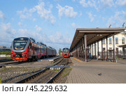 Солнечное августовское утро на станции Рыбинск (2024 год). Редакционное фото, фотограф Виктор Карасев / Фотобанк Лори