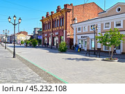 Пешеходная улица Урицкого. Город  Иркутск (2024 год). Редакционное фото, фотограф Александр Тараканов / Фотобанк Лори