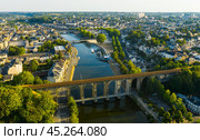 Aerial view of french city Laval, Mayenne. Стоковое фото, фотограф Яков Филимонов / Фотобанк Лори