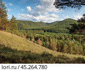 Южный Урал летом, вид на хребет Крака. Southern Urals in summer, view of the Kraka ridge. Стоковое фото, фотограф Евгений Романов / Фотобанк Лори