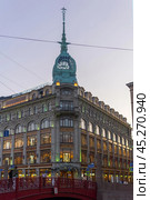 Evening view of the Esders and Scheefhals building in Saint Petersburg (2024 год). Стоковое фото, фотограф Евгений Харитонов / Фотобанк Лори