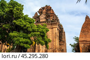 Nha Trang, Po Nagar Cham Towers showcase Vietnam historical and cultural legacy. Symbolic religious heritage surrounded by natural beauty. Landmark, historical site, ancient ruins. Стоковое фото, фотограф Павел Муравьев / Фотобанк Лори