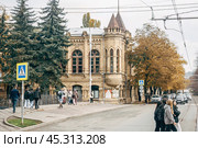 Детский кукольный театр "Золотой ключик". Город Пятигорск. Редакционное фото, фотограф Константин Григорьев / Фотобанк Лори