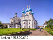 Высоцкий Зачатьевский монастырь, Серпухов (2012 год). Стоковое фото, фотограф Baturina Yuliya / Фотобанк Лори