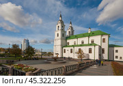 Главный православный  собор Беларуси на улице Кирилла и Мефодия в Минске (2023 год). Редакционное фото, фотограф Владимир Чинин / Фотобанк Лори