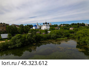 Трифонов монастырь и озеро Ежово в городе Кирове - вид с высоты (2024 год). Стоковое фото, фотограф Владислав Самошкин / Фотобанк Лори
