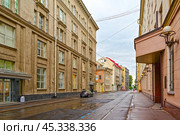 Город Санкт-Петербург, улица Яблочкова (2023 год). Редакционное фото, фотограф Александр Тараканов / Фотобанк Лори