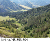 View on old winding mountain road on slopes mountain pass Chike-Taman, in Altai. Стоковое фото, фотограф Сергей Пристяжнюк (Serg Zastavkin) / Фотобанк Лори