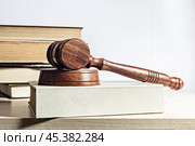 Gavel. Стоковое фото, фотограф Сергей Толмачёв / Фотобанк Лори