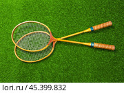 Badminton on grass. Стоковое фото, фотограф Сергей Толмачёв / Фотобанк Лори