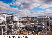 Нефтегазовая промышленность России. Стоковое фото, фотограф Павел Просянов / Фотобанк Лори
