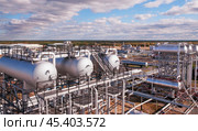 Нефтегазовая промышленность России. Стоковое фото, фотограф Павел Просянов / Фотобанк Лори
