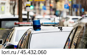 Moscow, Russia, December 04, 2021 special signals on a government car with a blue flashing light. Редакционное фото, фотограф Igor Skripachev / Фотобанк Лори