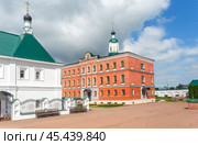 Spaso-Preobrazhensky Monastery in the city of Murom. The Fraternal corps and church of the chersonese holy martyrs, Vladimir region, Russia (2024 год). Стоковое фото, фотограф FotograFF / Фотобанк Лори