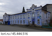 Центральная районная больница им. Д. И. Мальгина. Ирбит, улица Кирова, дом 31. Редакционное фото, фотограф Алексей Иванов / Фотобанк Лори