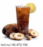 Glass of refreshing homemade juice with sapodilla fruit and ice cubes on white background. Стоковое AI-изображение, AI-художник Иван Рябоконь / Фотобанк Лори