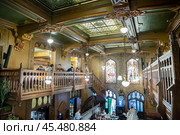 Румыния. Бухарест. Интерьеры ресторана Кару-ку-Бере. Romania. Bucharest. The interiors of the Karoo-koo-Bar restaurant. Редакционное фото, фотограф Алексей Смышляев / Фотобанк Лори