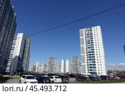 Дома ЛСР. Район Новая Охта Ул.аллея Евгения Шварца, дома 7, 6,14. г. Санкт-Петербург. LSR Houses. Nova Okhta District, Evgeny Schwartz Alley, buildings 7, 6, 14. St. Petersburg. (2024 год). Редакционное фото, фотограф Юрий Пуликов / Фотобанк Лори