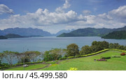 Cheow Lan Lake in southern Thailand (2020 год). Стоковое видео, видеограф Михаил Коханчиков / Фотобанк Лори