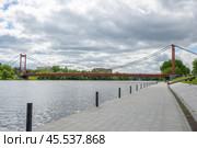 Вантовый мост (мост Дружбы) через реку Суру, Пенза (2024 год). Стоковое фото, фотограф Анна Карасева / Фотобанк Лори