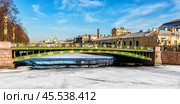 Highway Archny Panteleimonovsky bridge across the Fontanka River in St. Petersburg (2022 год). Стоковое фото, фотограф Владимир Ушаров / Фотобанк Лори