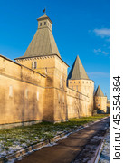 View of the fortress wall of Pokrovsky town from Sapernaya Street, Sofia district, Pushkin city (Tsarskoye Selo), St. Petersburg, Russia. The architect is V.A Pokrovsky. Стоковое фото, фотограф Михаил Аккуратoв / Фотобанк Лори