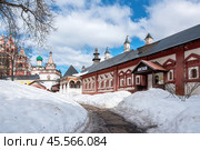 Звенигород, Саввино-Сторожевский монастырь (2024 год). Редакционное фото, фотограф Лариса Гордеева / Фотобанк Лори