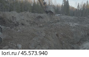 Construction, excavator bucket with earth строительство, ковш с землей экскаватора. Стоковое видео, видеограф Опока Алексей / Фотобанк Лори
