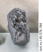 The mineral martite is a type of hematite. Pseudomorphosis of hematite by magnetite. Стоковое фото, фотограф Константин Григорьев / Фотобанк Лори