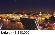 Aerial view of Palace bridge in St. Petersburg (2019 год). Стоковое видео, видеограф Михаил Коханчиков / Фотобанк Лори