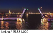 Aerial view of Palace bridge in St. Petersburg (2019 год). Стоковое видео, видеограф Михаил Коханчиков / Фотобанк Лори