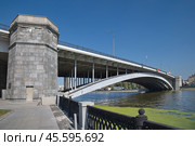 Большой Краснохолмский мост в Москве, Россия (2024 год). Стоковое фото, фотограф Елена Коромыслова / Фотобанк Лори